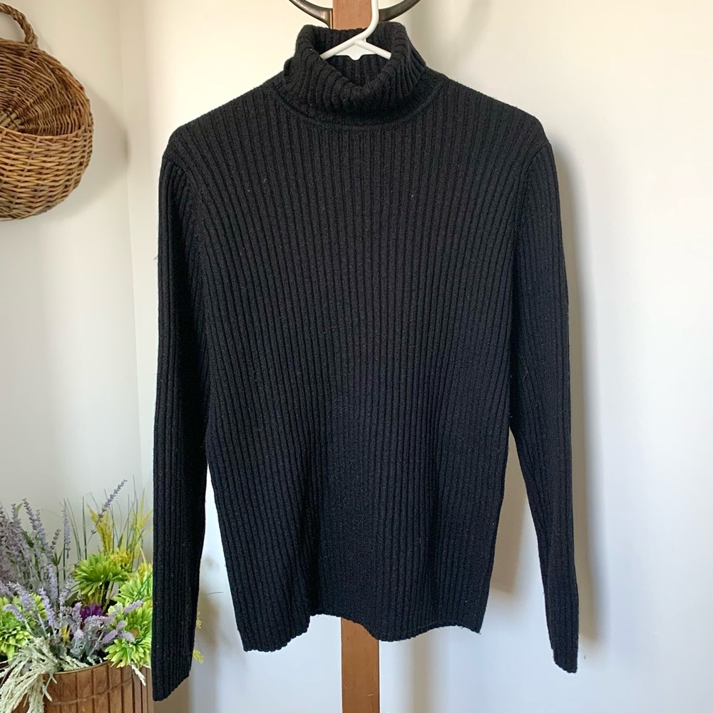 LL Bean 100% Merino Wool Ribbed Knit Turtleneck Sweater in black - Picture 1 of 14